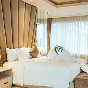 Suite Balcony Shuttle Bus To City Center